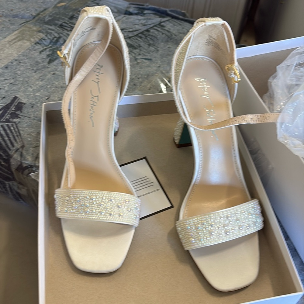 Betsey Johnson shoes size 9 new